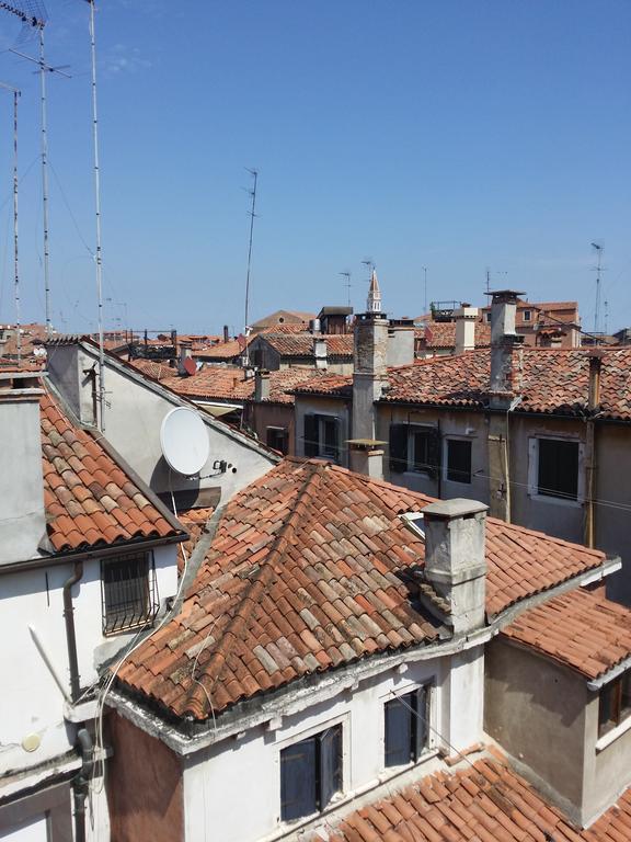 Elegant Terrace Apartment Near Piazza San Marco Last Floor No Lift Βενετία Δωμάτιο φωτογραφία